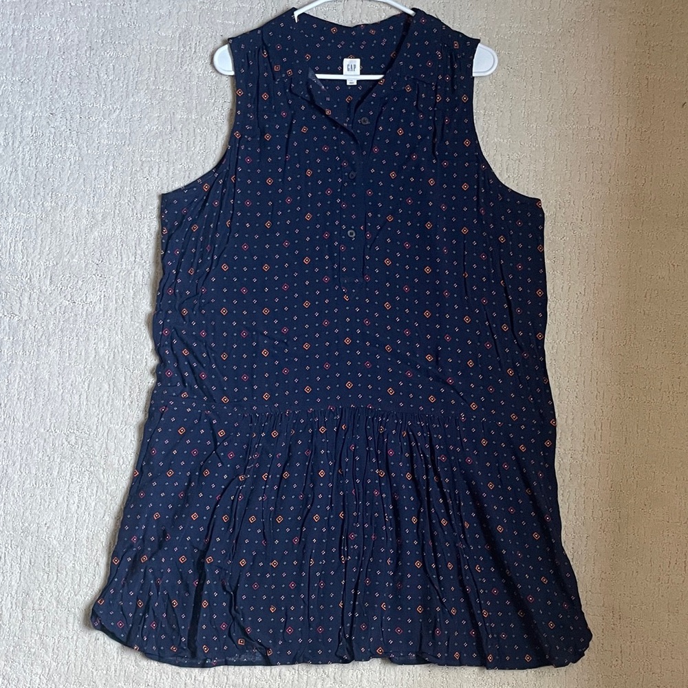 Never worn Gap dress with pockets - comfy and cute!